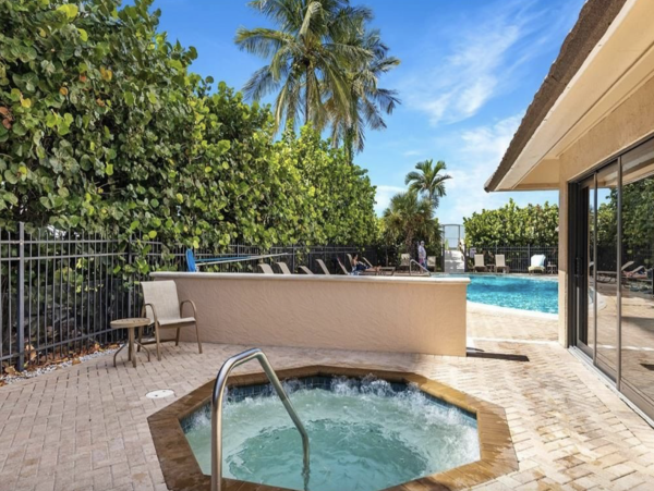 Lovely Condo in Marco Island with Full Ocean Views Sleeps 4